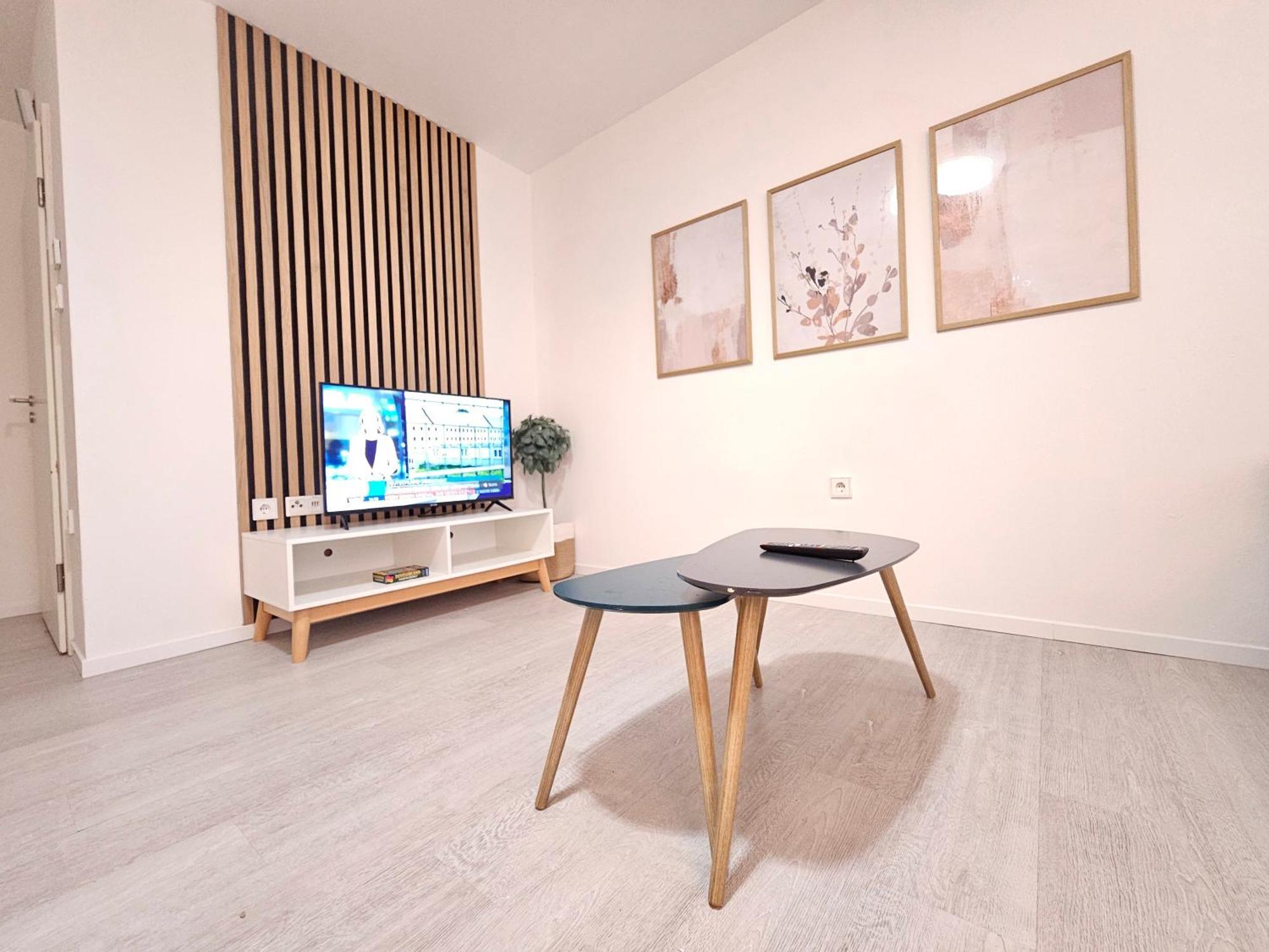Jireh Home - Modern, Barrierearm, Klinikumsnah ミンデン エクステリア 写真